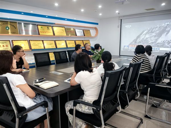 1756368579_6279.jpg 微信图片_20250825175027_310_441_副本.jpg